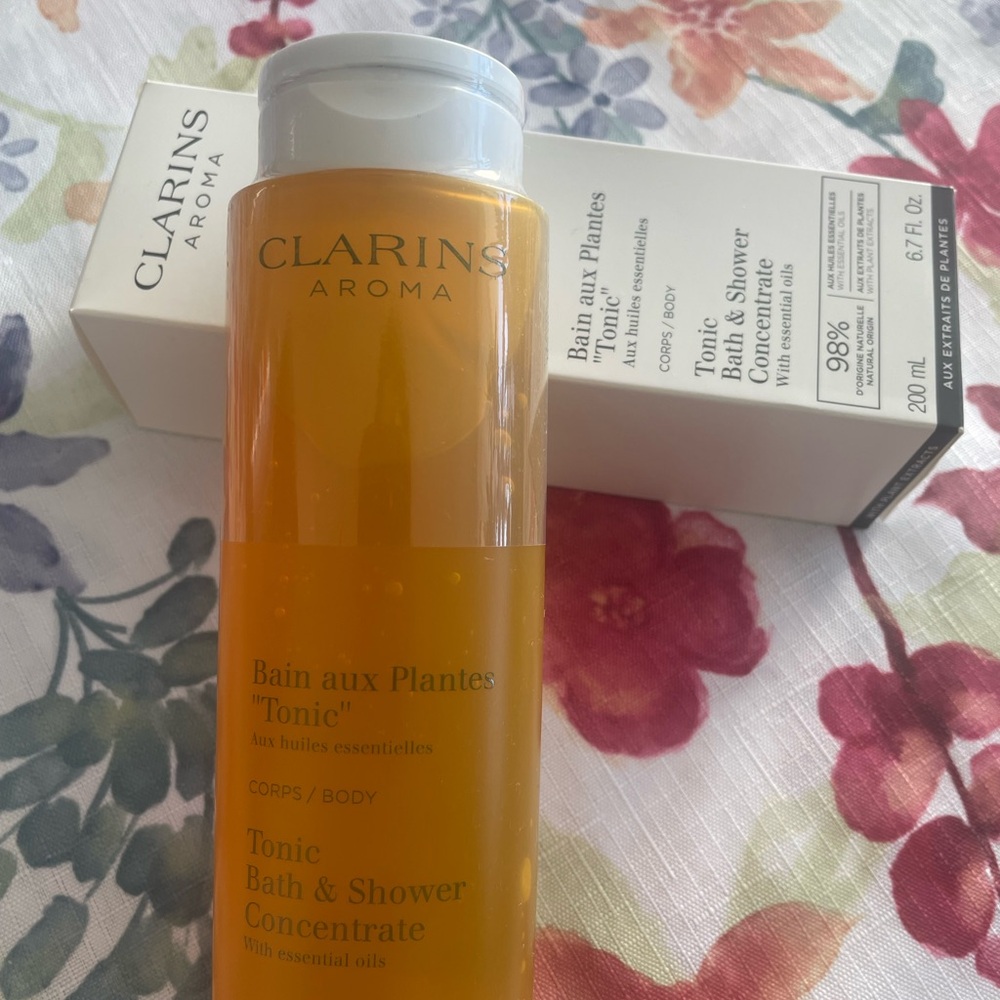 Clarins Aroma Tonic Bath & Shower Concentrate - with essential oils